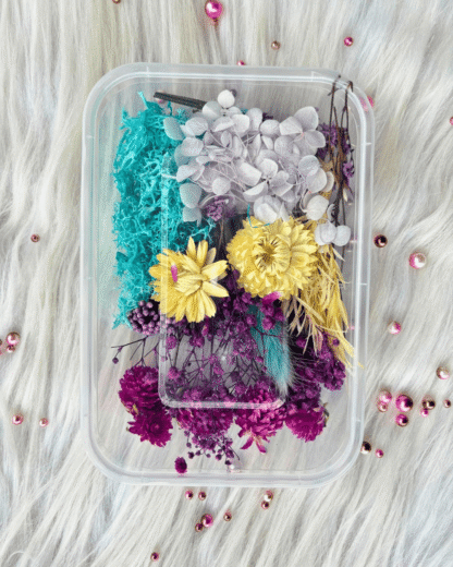 Mix dry flower box in purple and lavender colour
