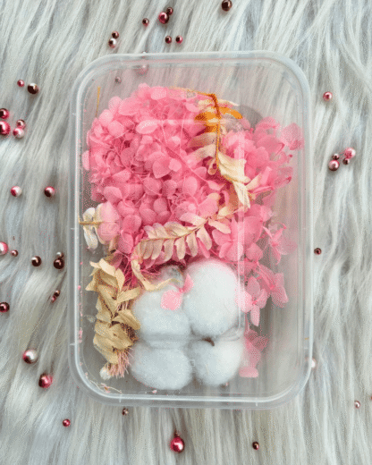 Mix dry flower box in pink colour