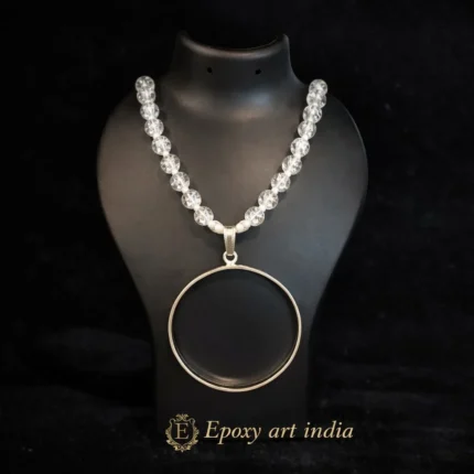 Natural Glass Beads in White Colour Round Shape Pendant Bezel for Resin