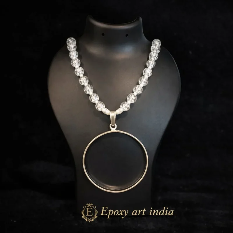 Natural Glass Beads in White Colour Round Shape Pendant Bezel for Resin