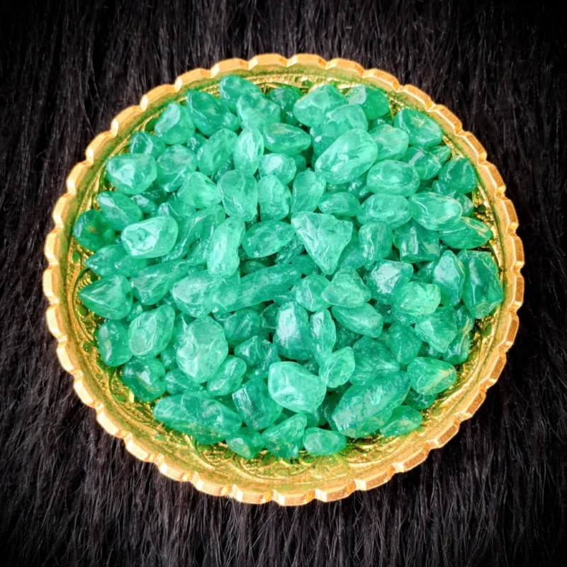Emerald Dyed Quartz Stone Chips 100gm for Resin Art | Decorative Emerald Green Crystal Chips for Epoxy Resin Crafts