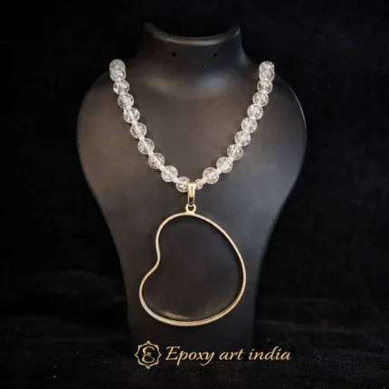 Natural Glass Beads in White Colour Iragular Shape Pendant Bezel for Resin